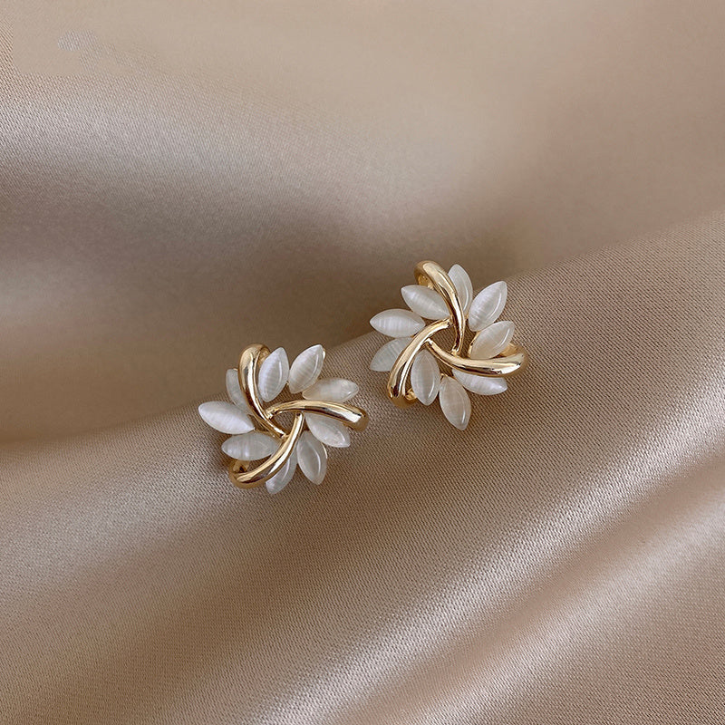 Cat's Eye Flower Earrings