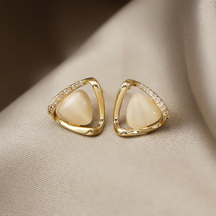 Cat's Eye Flower Earrings