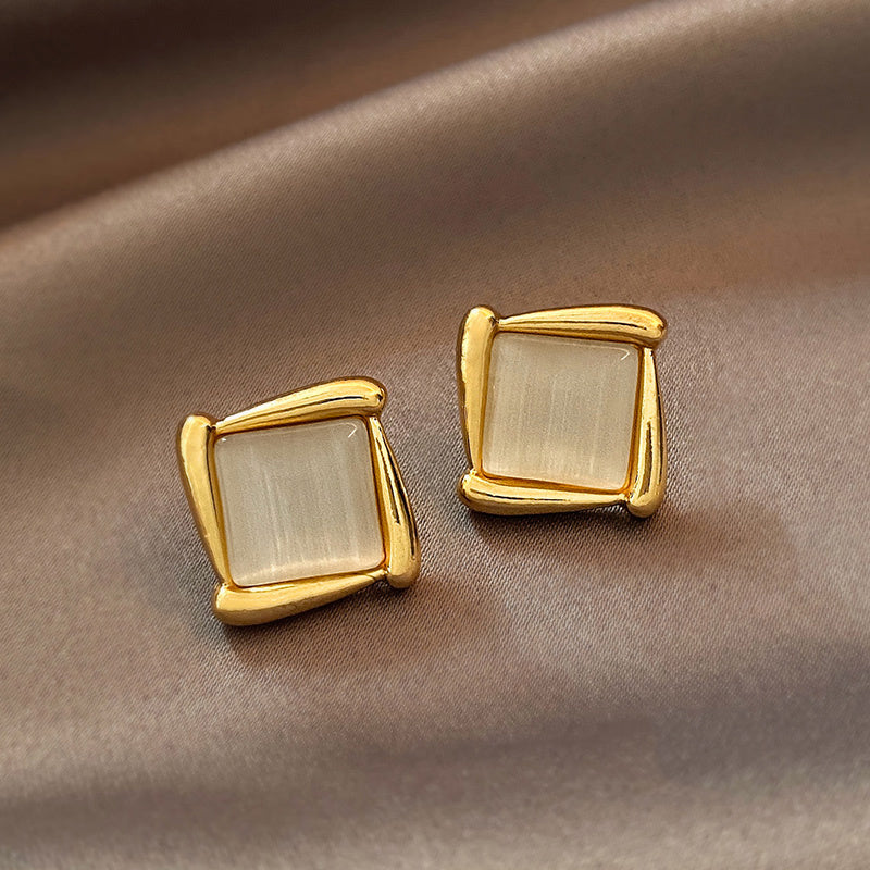 Cat's Eye Flower Earrings